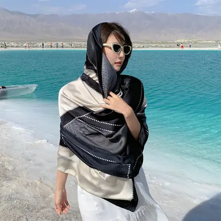 Silk Colorblock Geometric Scarf Shawl – 90 × 180cm detail