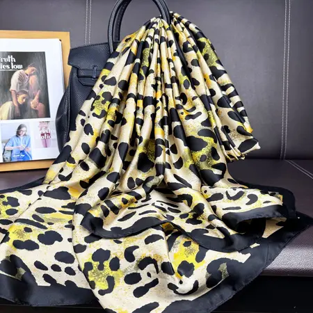 Silk Leopard Print Scarf Shawl – 90 × 180cm detail