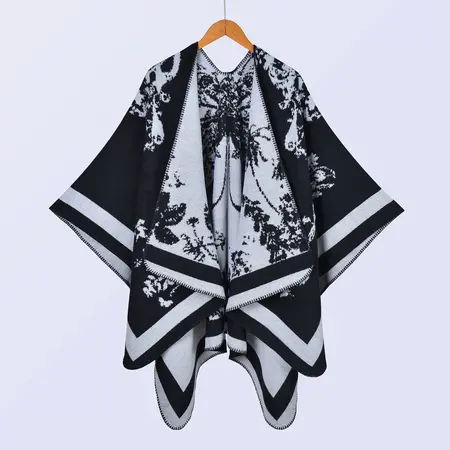 Jacquard Knit Vintage Poncho – 130 × 150 cm detail