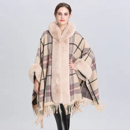 Faux Fur Knit Fringed Hooded Poncho – 80 × 180cm detail