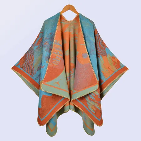 Knit Vintage Poncho – 130 × 150 cm detail