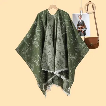 Jacquard Knit Fringed Reversible Poncho – 130 × 150 cm detail