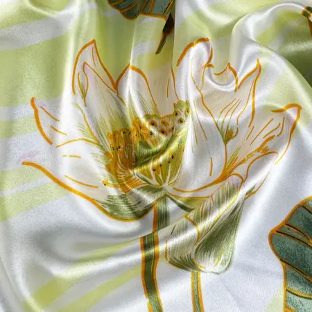 Printed Scarf Shawl – 90 × 90 cm detail