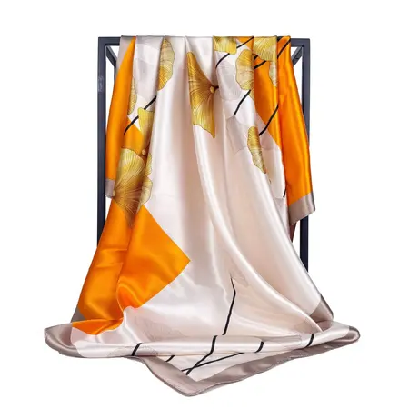 Scarf Shawl – 90 × 90 cm detail