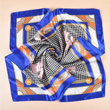 Silk Scarf Shawl – 90 × 90 cm detail