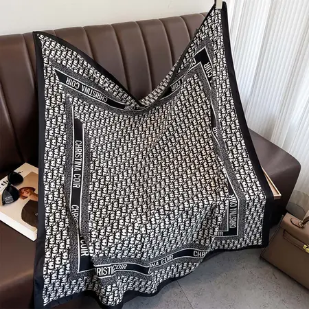 Printed Scarf Shawl – 90 × 90 cm detail