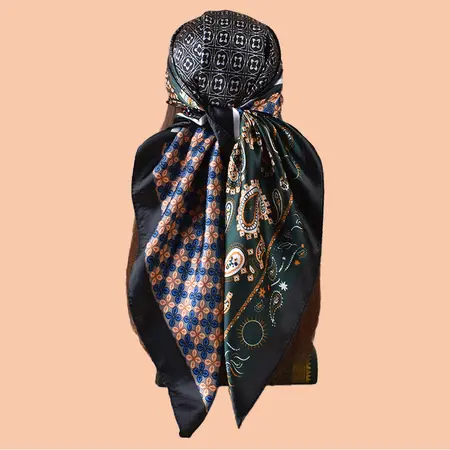 Printed Scarf Shawl – 90 × 90 cm detail