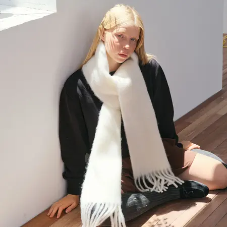 Women's Wool Blend Scarf Shawl – 210 × 32 cm detail