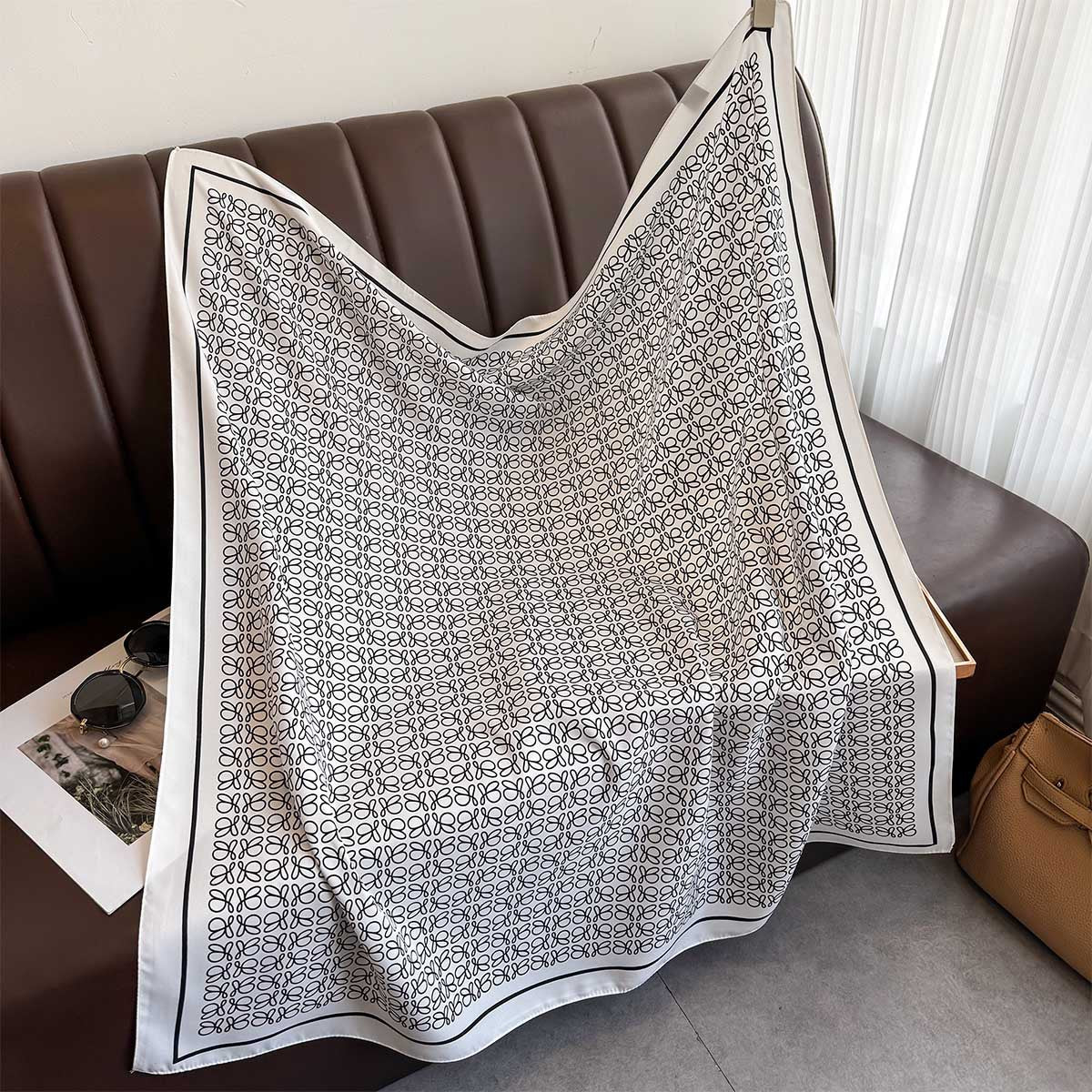 New high-quality twill fabric large square scarf spring and summer travel sunscreen shawl professional scarf versatile foreign style