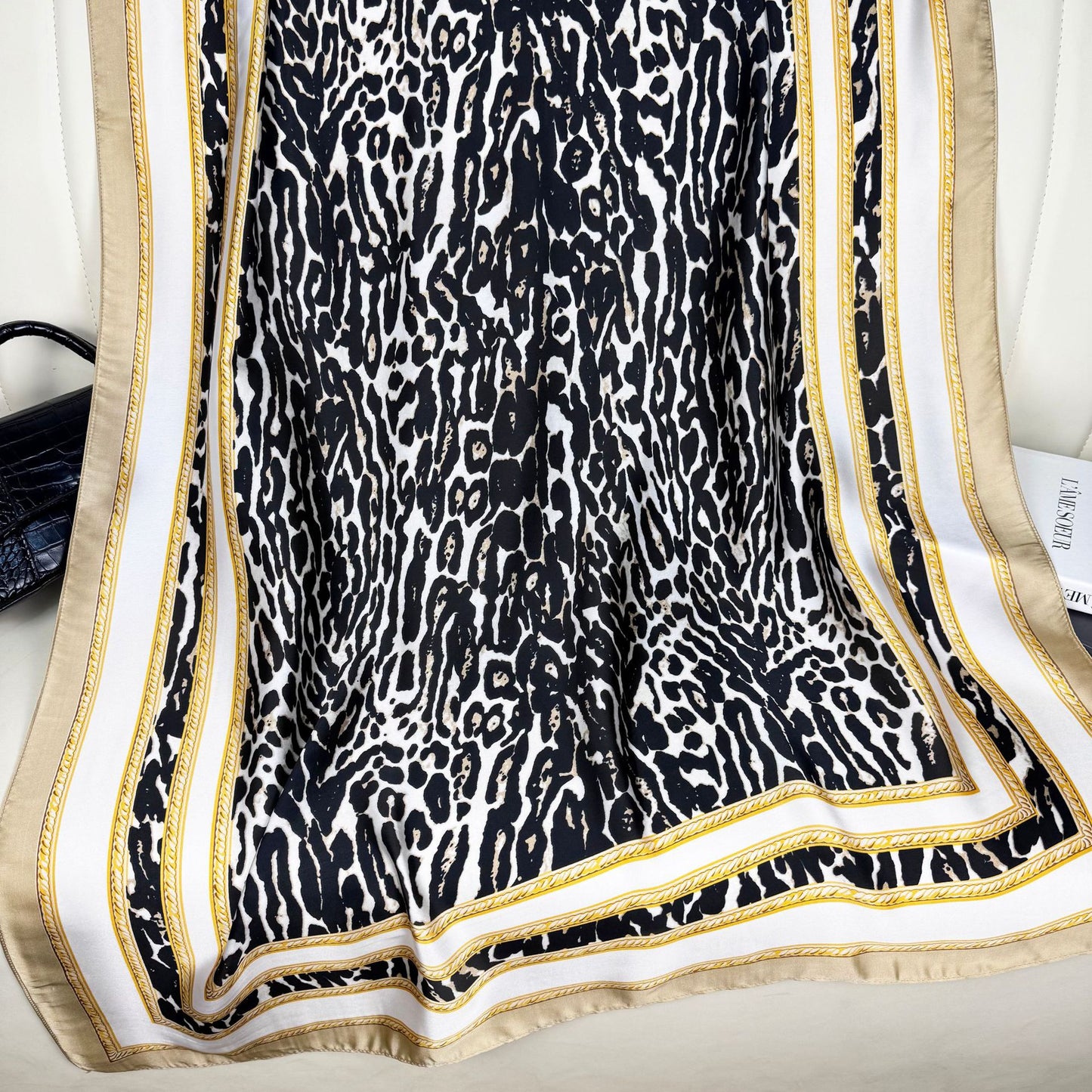 European and American fashion black and white leopard print texture printing long silk scarf, Korean version of versatile women's decorative outer shawl, scarf