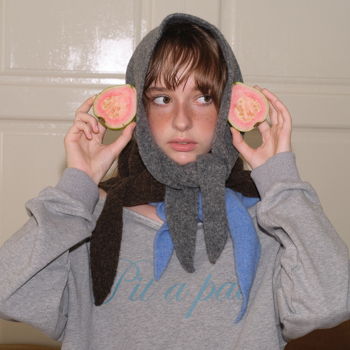 Contains 30 wool blended solid color knitted triangle scarf for women's autumn and winter Korean foreign small scarf headscarf dual-purpose