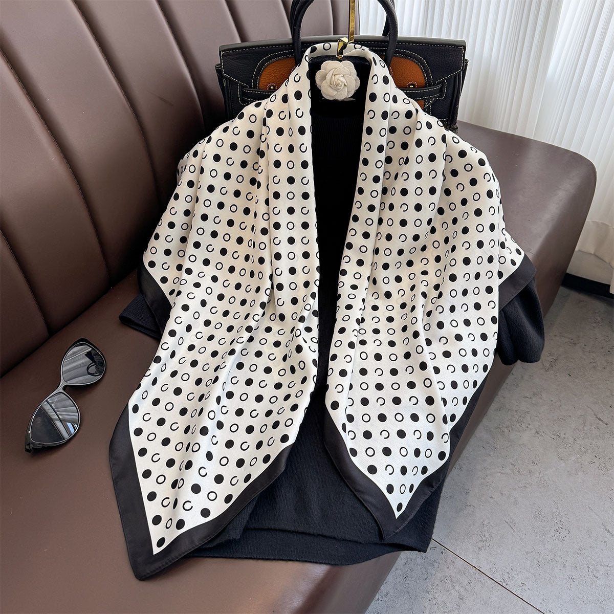 Spring new black and white simple printing polka dot silk scarf women's fashion temperament 90 square scarf versatile moisture-proof