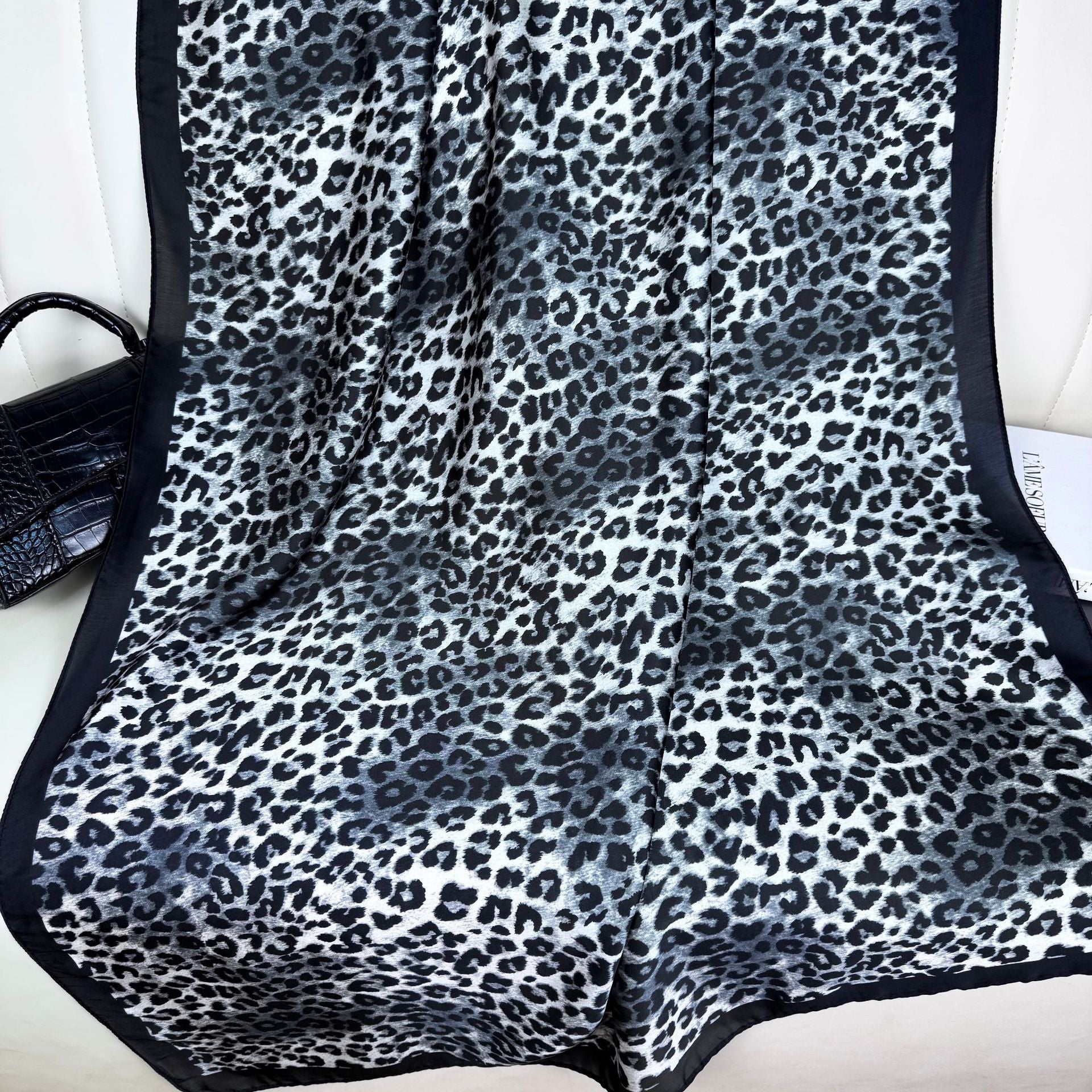 European and American fashion black and white leopard print texture printing long silk scarf, Korean version of versatile women's decorative outer shawl, scarf