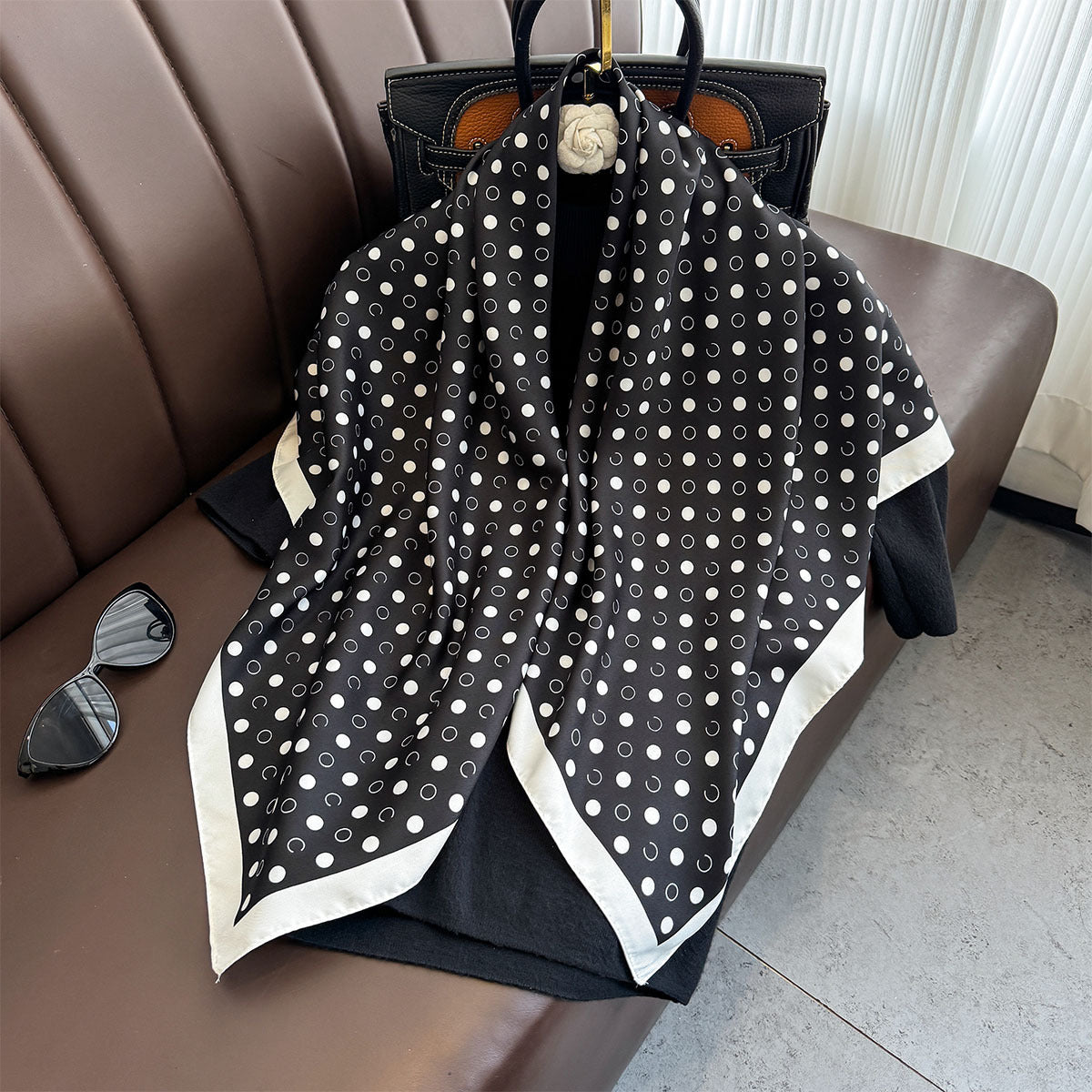 Spring new black and white simple printing polka dot silk scarf women's fashion temperament 90 square scarf versatile moisture-proof
