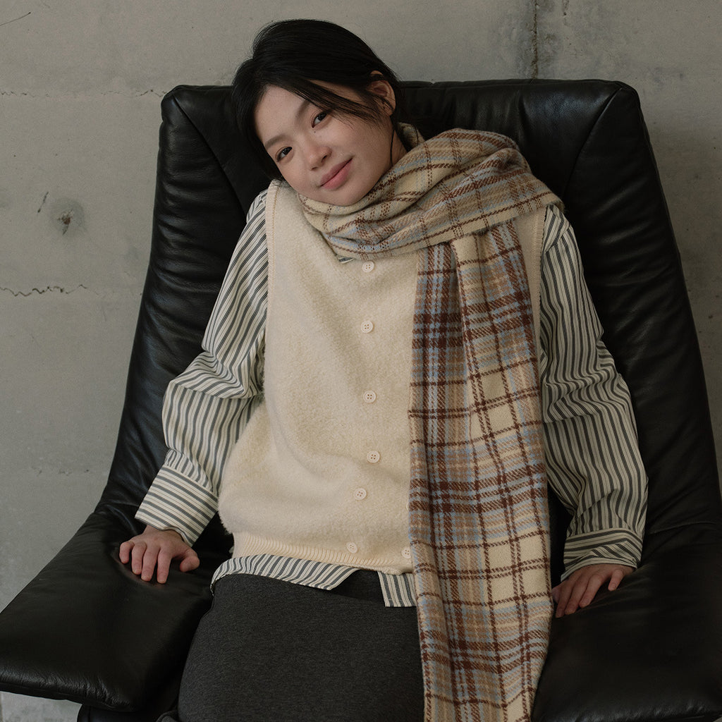 Designer Classic Beige Oatmeal Latte Plaid Scarf Female Autumn and Winter Student Soft Warm Wool Scarf