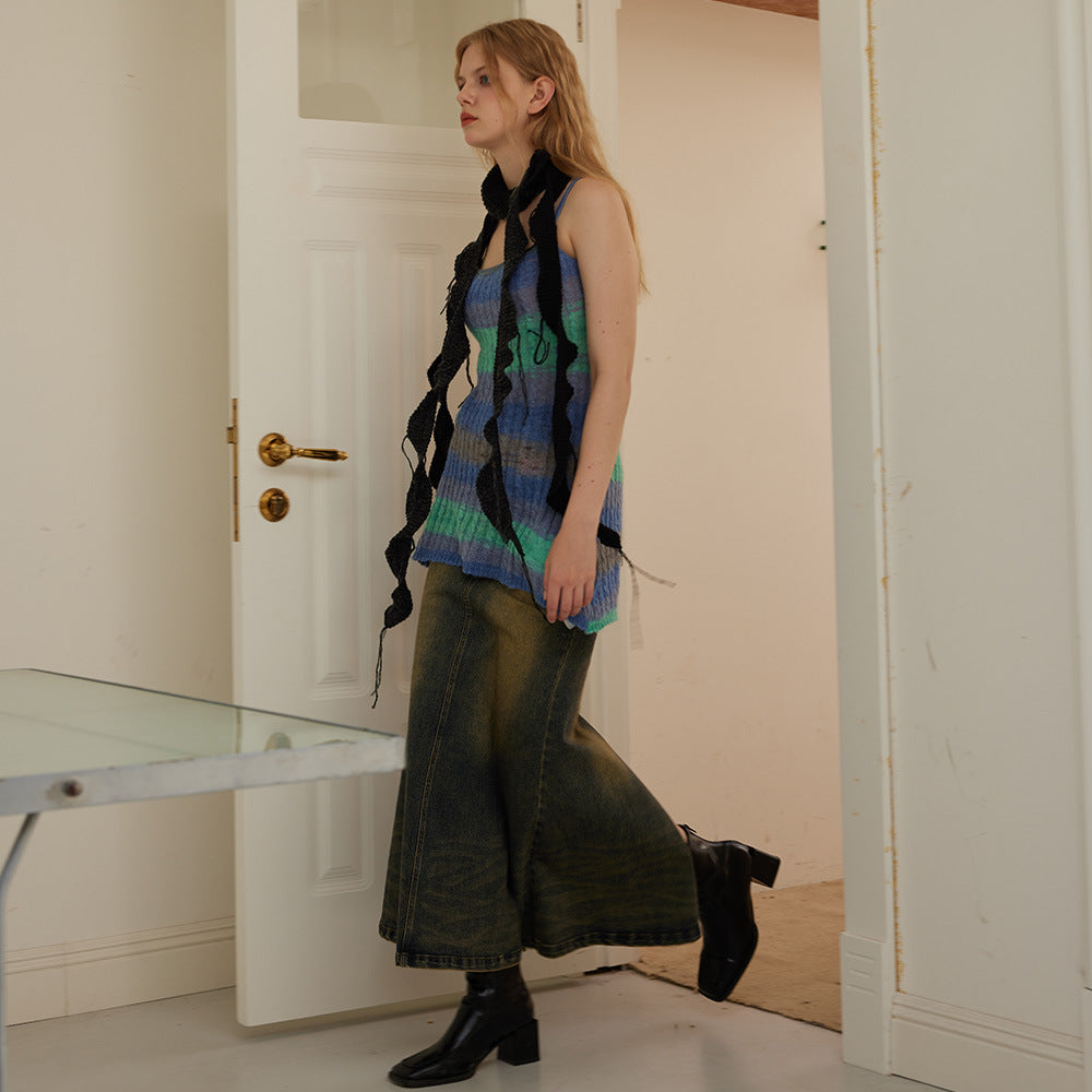 Spiral-woven hand-hung beard lotus leaf edge two-color splicing knitted small scarf women's autumn and winter wool decorative scarf