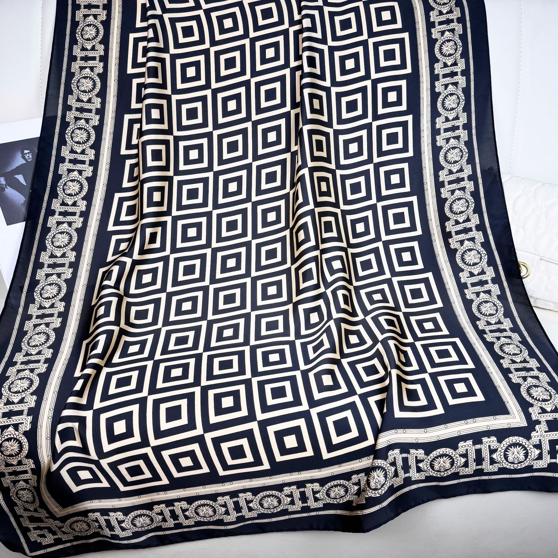 Simple and fashionable versatile auspicious cloud cashew pattern, long silk scarf, ethnic women's sunscreen shawl