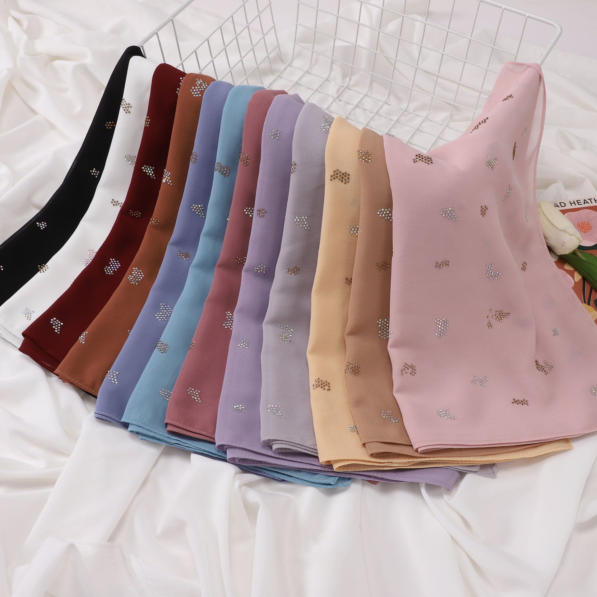 New pearl chiffon leopard print hot diamond small square scarf, yarn scarf, convenient headscarf 90 * 90cm