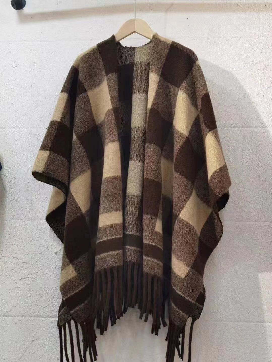 Autumn and winter Internet celebrities new plaid shawl with temperament fringed shawl cape cape retro scarf coat women