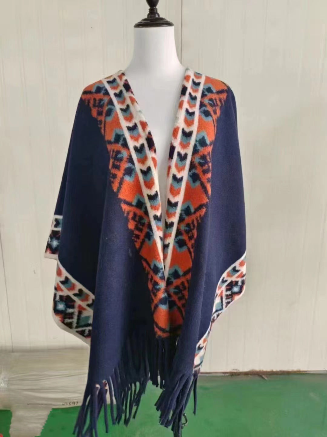 Autumn and winter Internet celebrities new plaid shawl with temperament fringed shawl cape cape retro scarf coat women