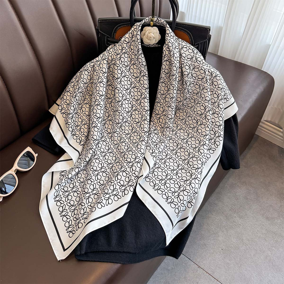 New high-quality twill fabric large square scarf spring and summer travel sunscreen shawl professional scarf versatile foreign style