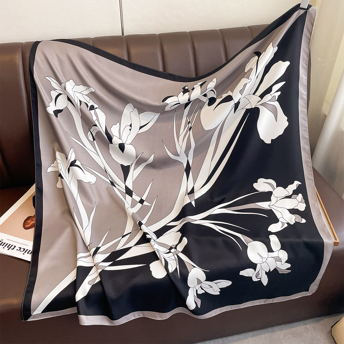 Spring and Autumn new square scarf 90cm large square scarf simulation silk feel scarf women's light luxury high-end retro versatile shawl