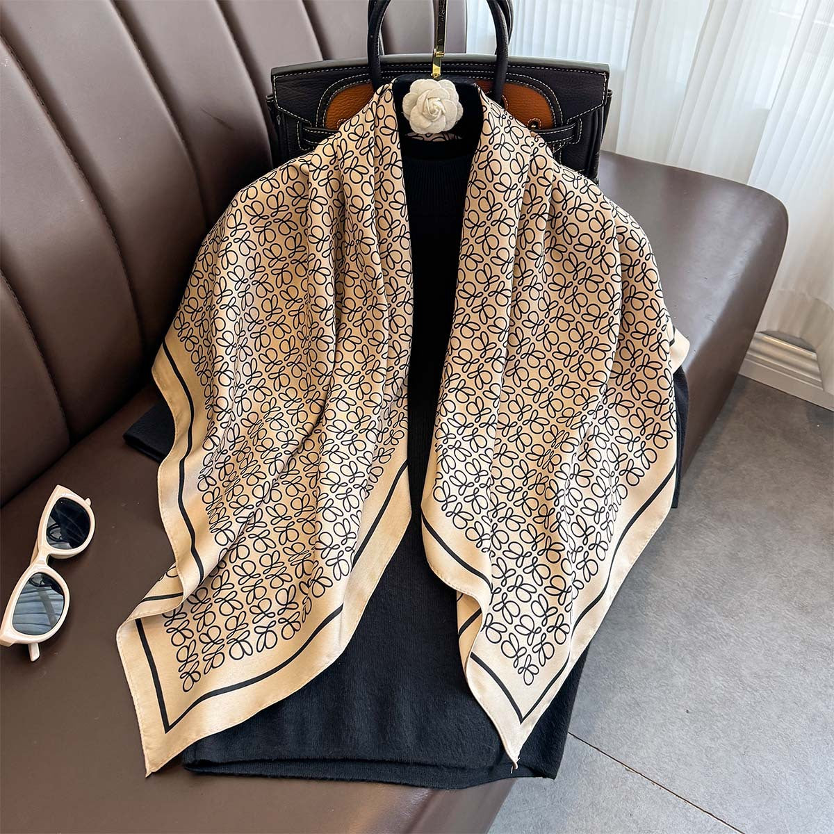 New high-quality twill fabric large square scarf spring and summer travel sunscreen shawl professional scarf versatile foreign style