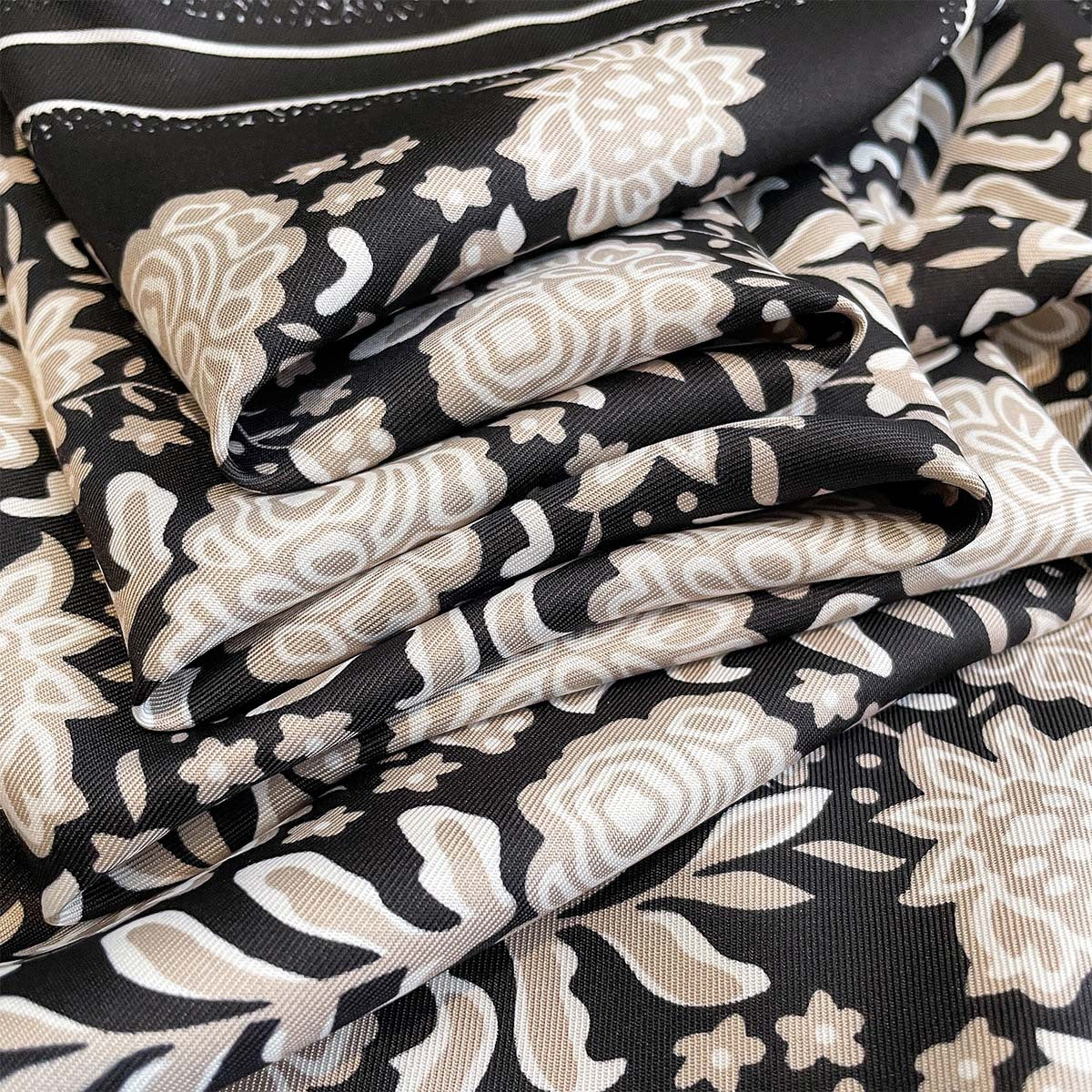 Autumn new American retro 90 printed large square scarf women's versatile atmosphere multi-functional decorative thin shawl