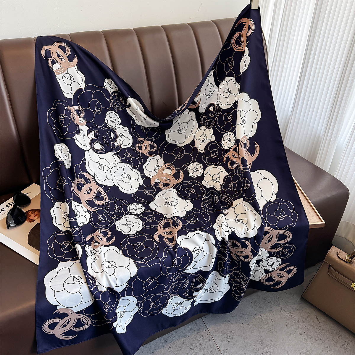 New Xiaoxiangfeng Camellia Printed Silk Scarf 90cm Twill Large Square Scarf Premium Sunscreen Shawl Headscarf Female Tide