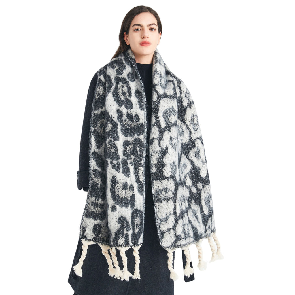 Europe, America, autumn and winter new circle sand jacquard leopard print knotted fringed scarf women's thickened shawl