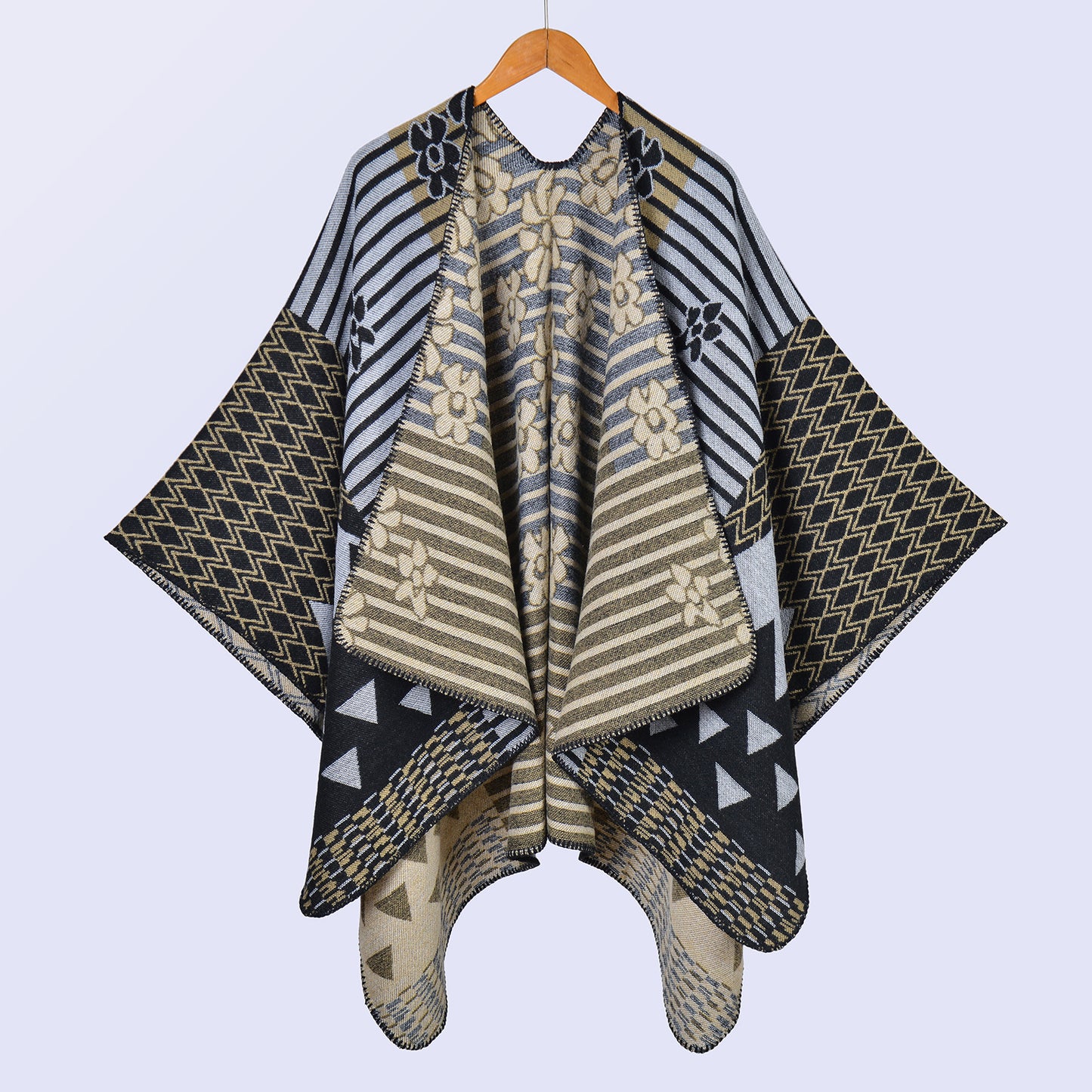 The new women's thermal shawl is simple and fashionable. It is cold-proof and warm when going out in autumn and winter. The outer cape is spot shawl.