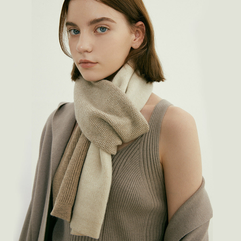 Korean designer has the same niche splicing, changing needle color matching, knitted scarf, women's autumn and winter warm wool small scarf