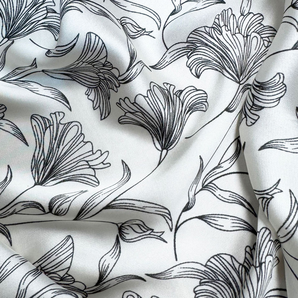 Fashion versatile black and white plant leaves long silk scarf, temperament female travel vacation sunscreen shawl