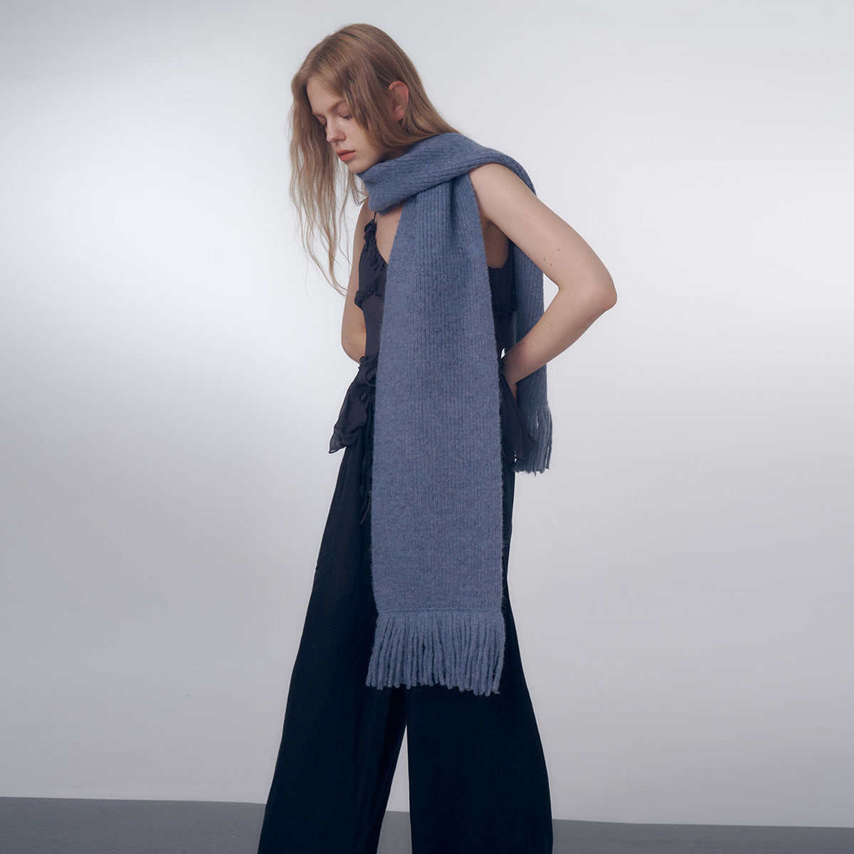 Korean designer hand-woven fringed 12-color solid-color knitted scarf women's winter atmosphere soft waxy scarf