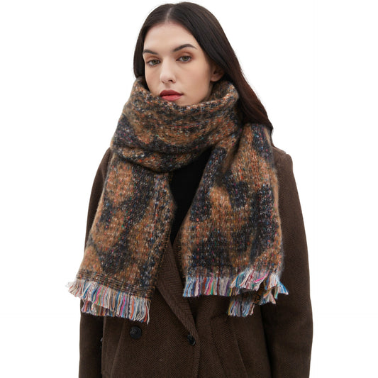2025 new scarf European, American autumn and winter men and women's jacquard short beard clip flower leopard print scarf