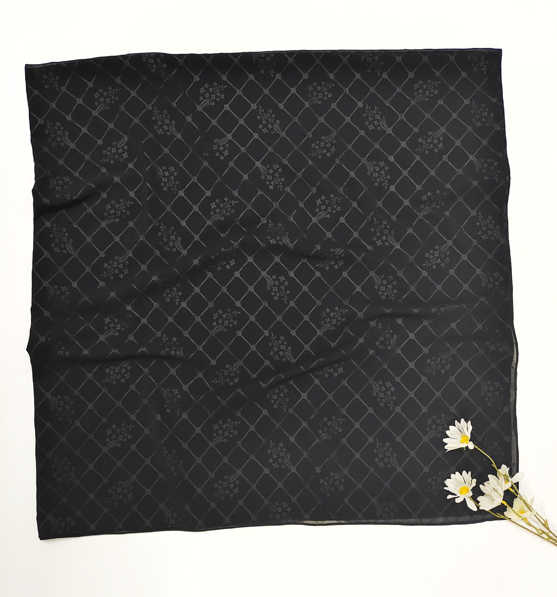 Customized various sizes Chiffon cotton polyester long scarf Square scarf Embossed printing Middle East headscarf