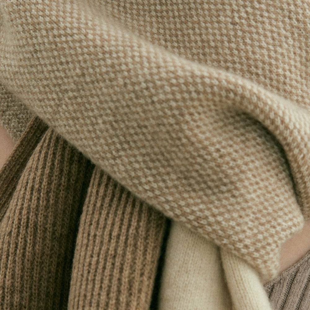 Korean designer has the same niche splicing, changing needle color matching, knitted scarf, women's autumn and winter warm wool small scarf