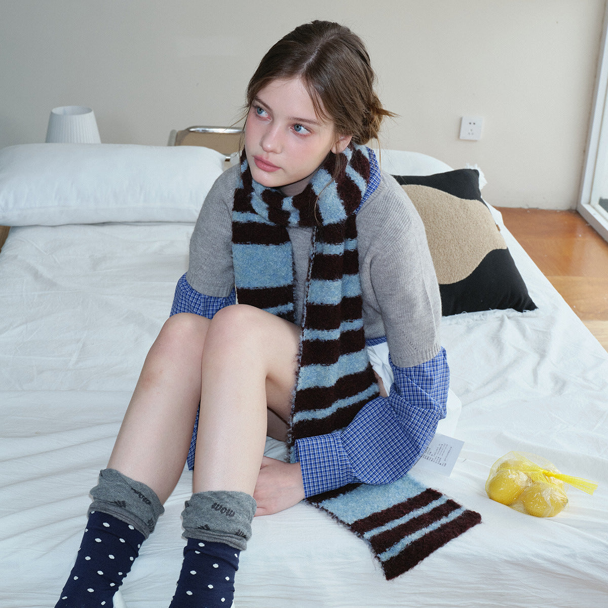 Designer Korean circle striped wool scarf women's winter soft retro contrasting color atmosphere wool scarf