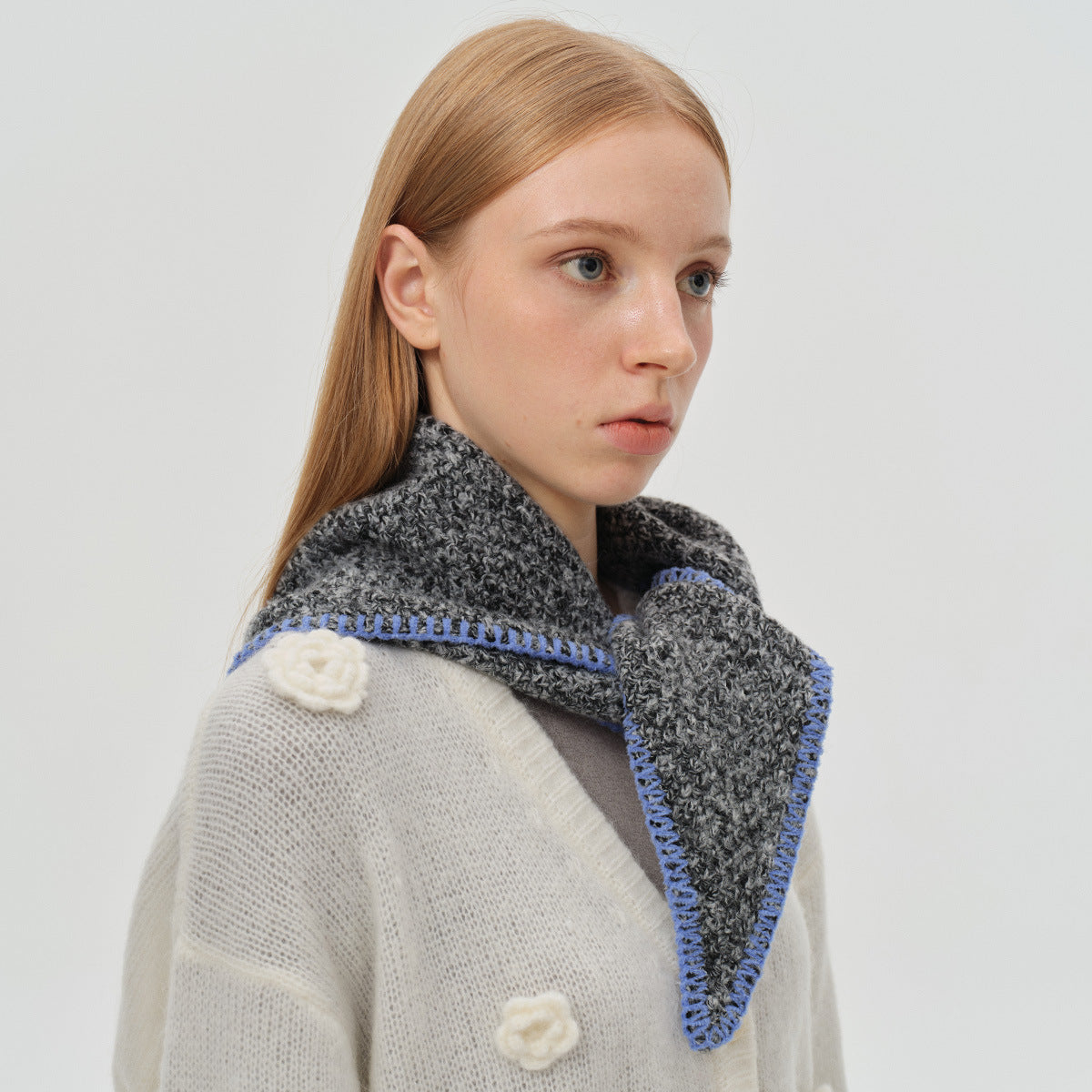 Wool blended flower-clipped knitted triangle scarf women's autumn and winter retro edge-locked warm wool small scarf scarf