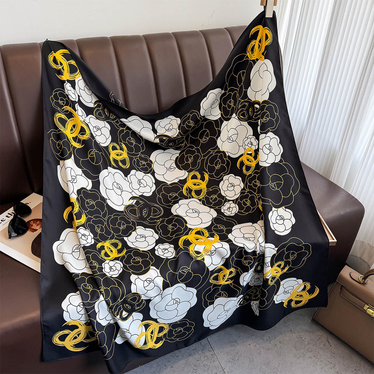 New Xiaoxiangfeng Camellia Printed Silk Scarf 90cm Twill Large Square Scarf Premium Sunscreen Shawl Headscarf Female Tide