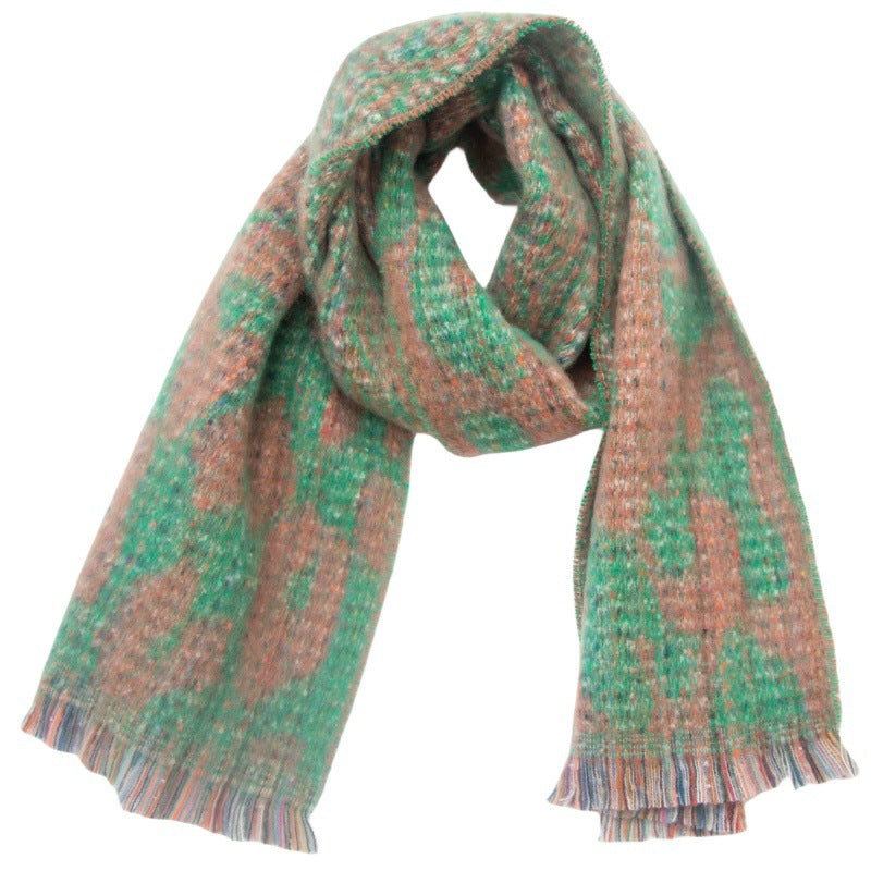 2025 new scarf European, American autumn and winter men and women's jacquard short beard clip flower leopard print scarf