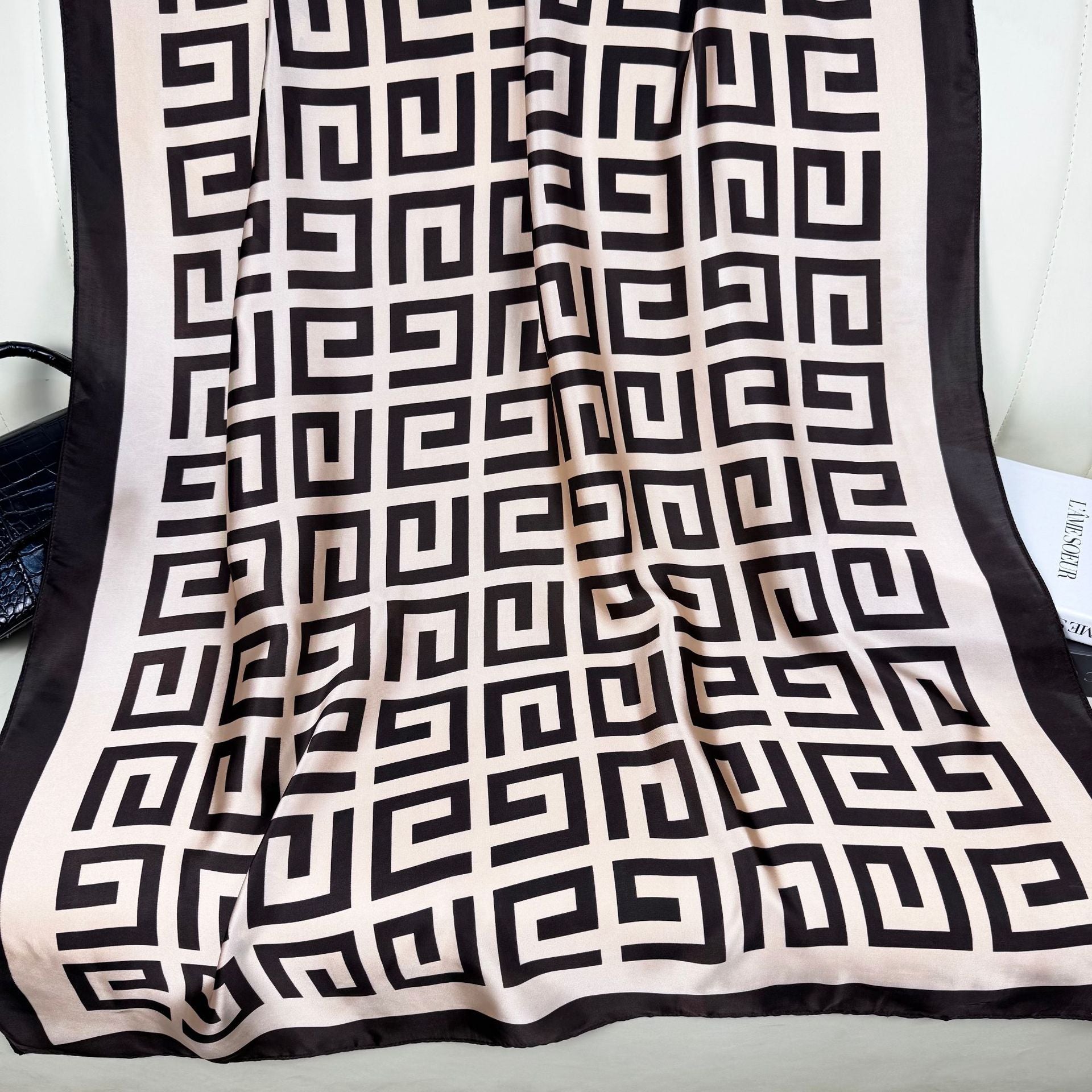 Spring and summer Korean version of simple and versatile back glyph geometry, beautiful brocade long silk scarf, elegant temperament with sunscreen shawl