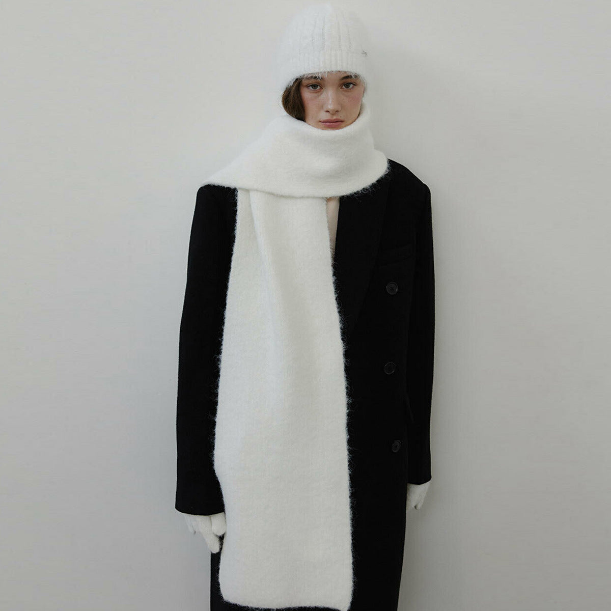 Korean designer wool-blend solid-color knitted scarf women's winter thickened atmosphere and enlarged wool scarf