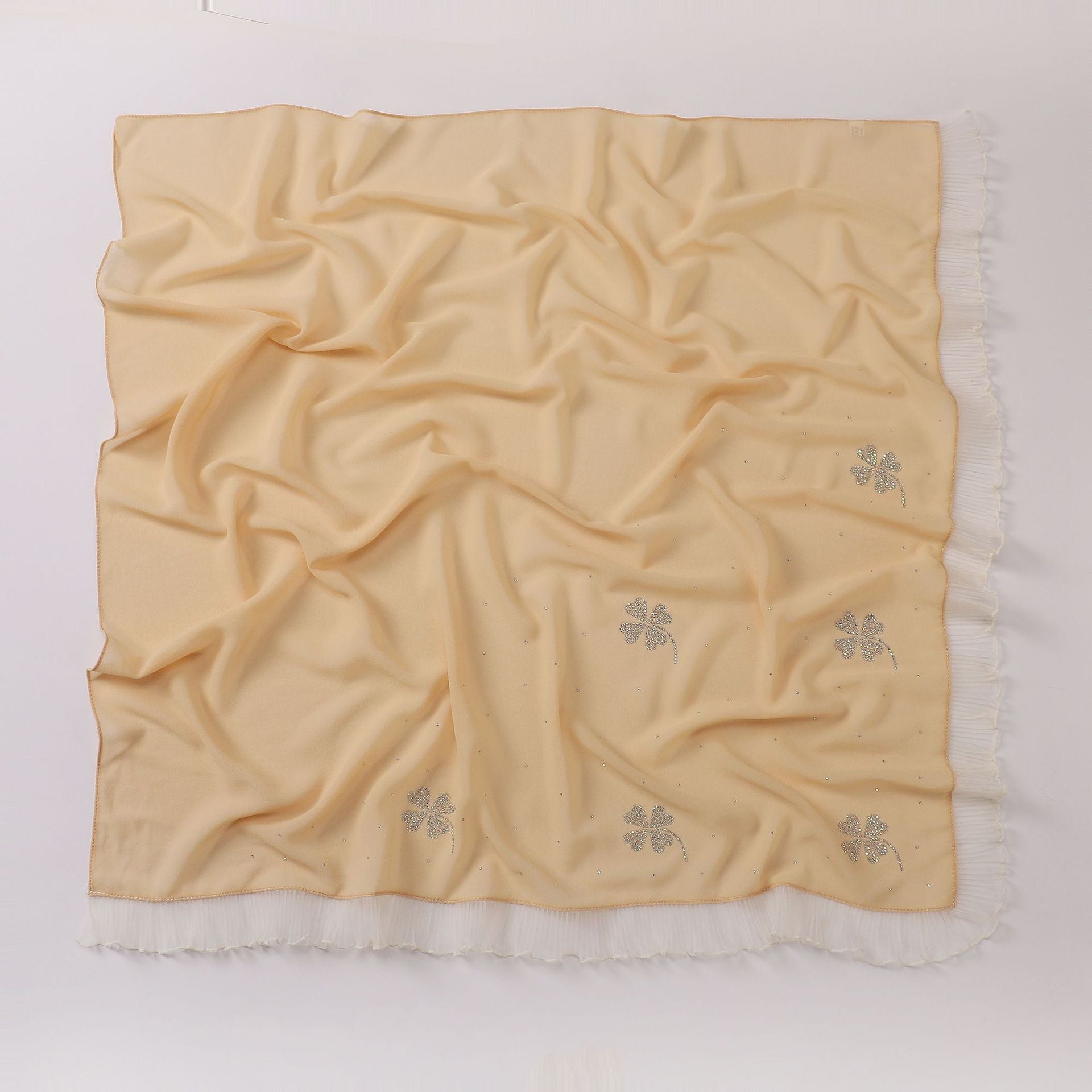 New four-leaf clover hot diamond organ edge pearl chiffon square scarf yarn scarf Middle East and Africa headscarf