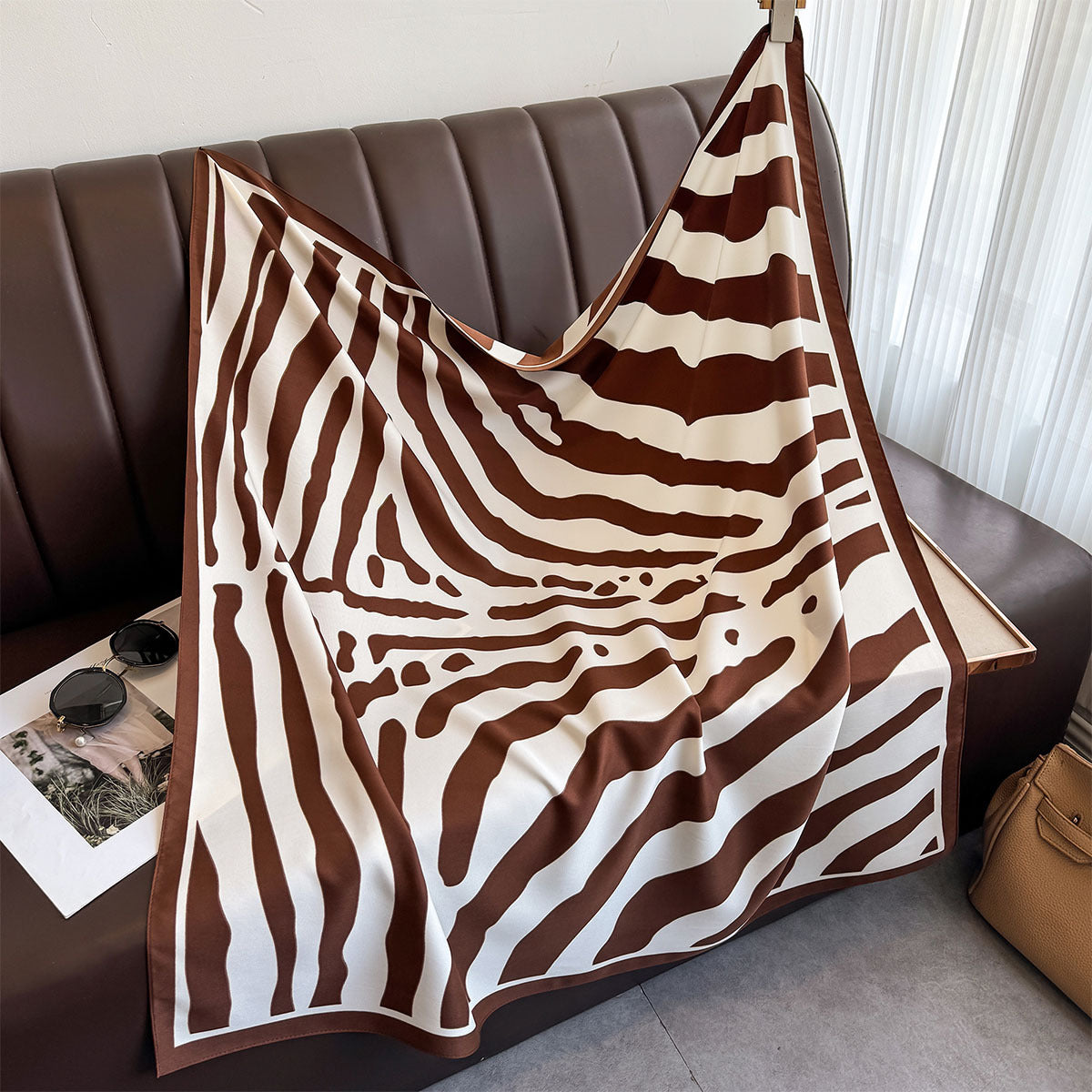 Classic fashion big zebra pattern printed twill silk scarf scarf European and American fashion versatile women's scarf scarf scarf tide
