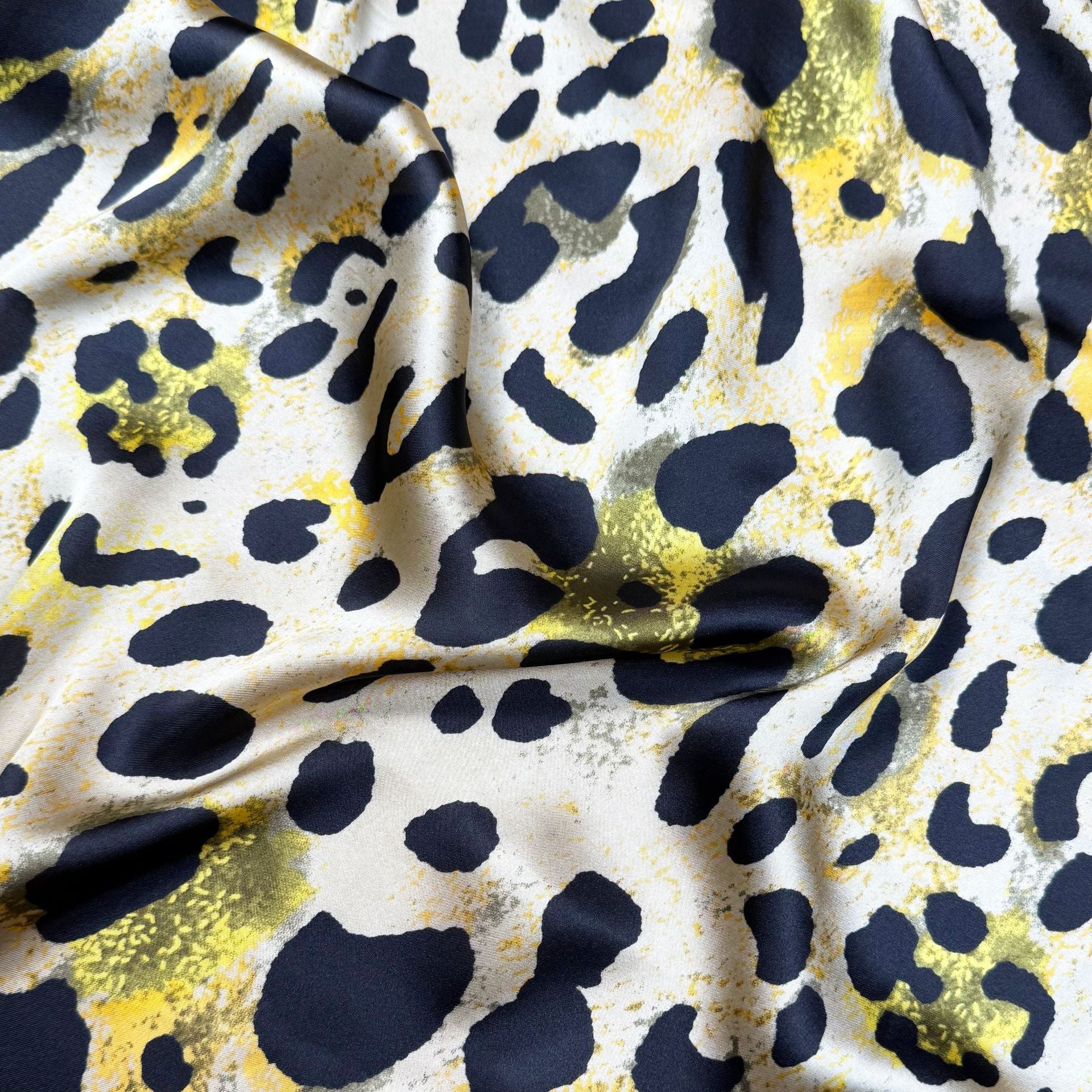 European and American fashion simulation silk long silk scarf, simple and versatile leopard print simulation silk travel vacation shawl