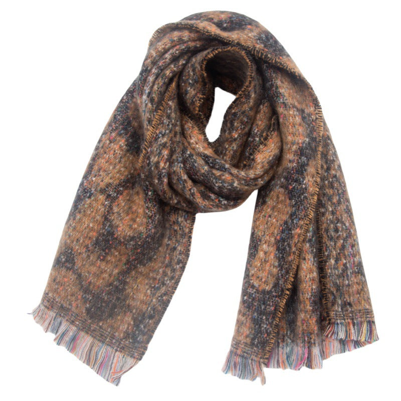 2025 new scarf European, American autumn and winter men and women's jacquard short beard clip flower leopard print scarf
