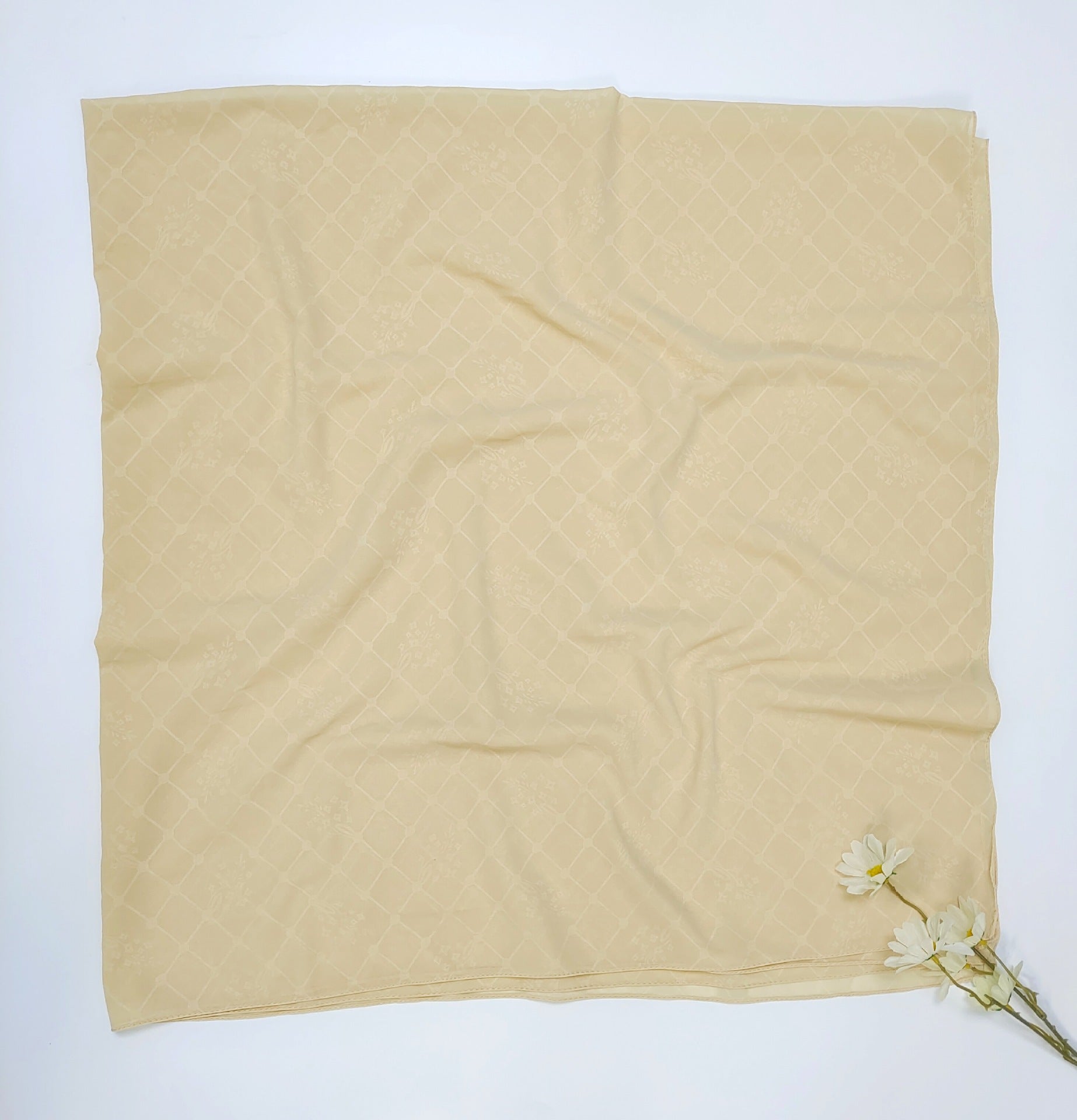 Customized various sizes Chiffon cotton polyester long scarf Square scarf Embossed printing Middle East headscarf