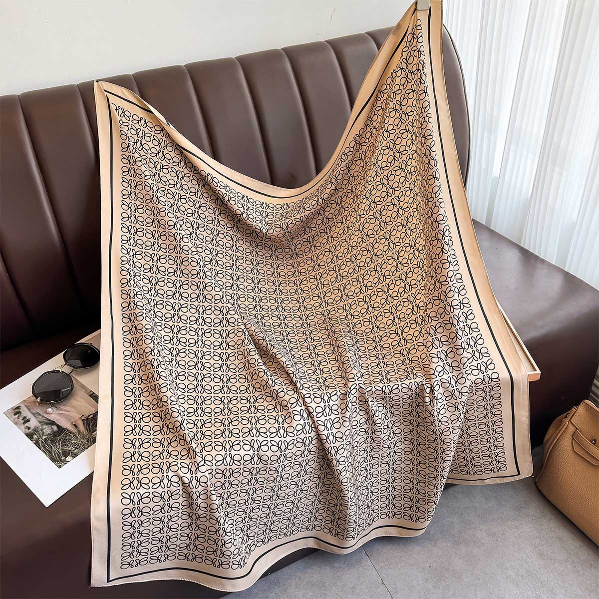 New high-quality twill fabric large square scarf spring and summer travel sunscreen shawl professional scarf versatile foreign style