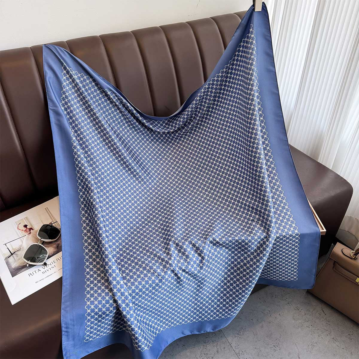 Spring and summer new light luxury temperament commuting large square scarf women's fashion versatile professional decoration scarf air-conditioned room shawl